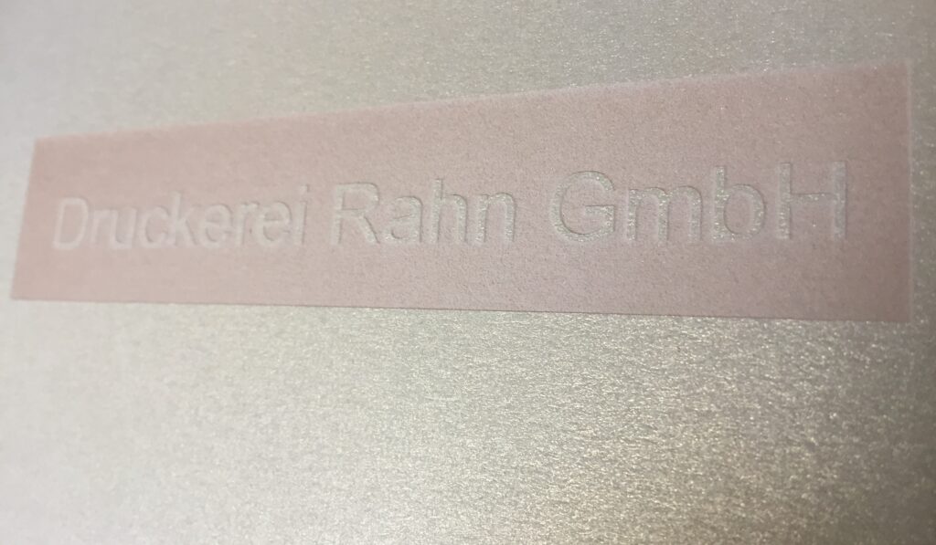 Papergravur auf Visitenkarten, Blöcken, Büchern, uvm.